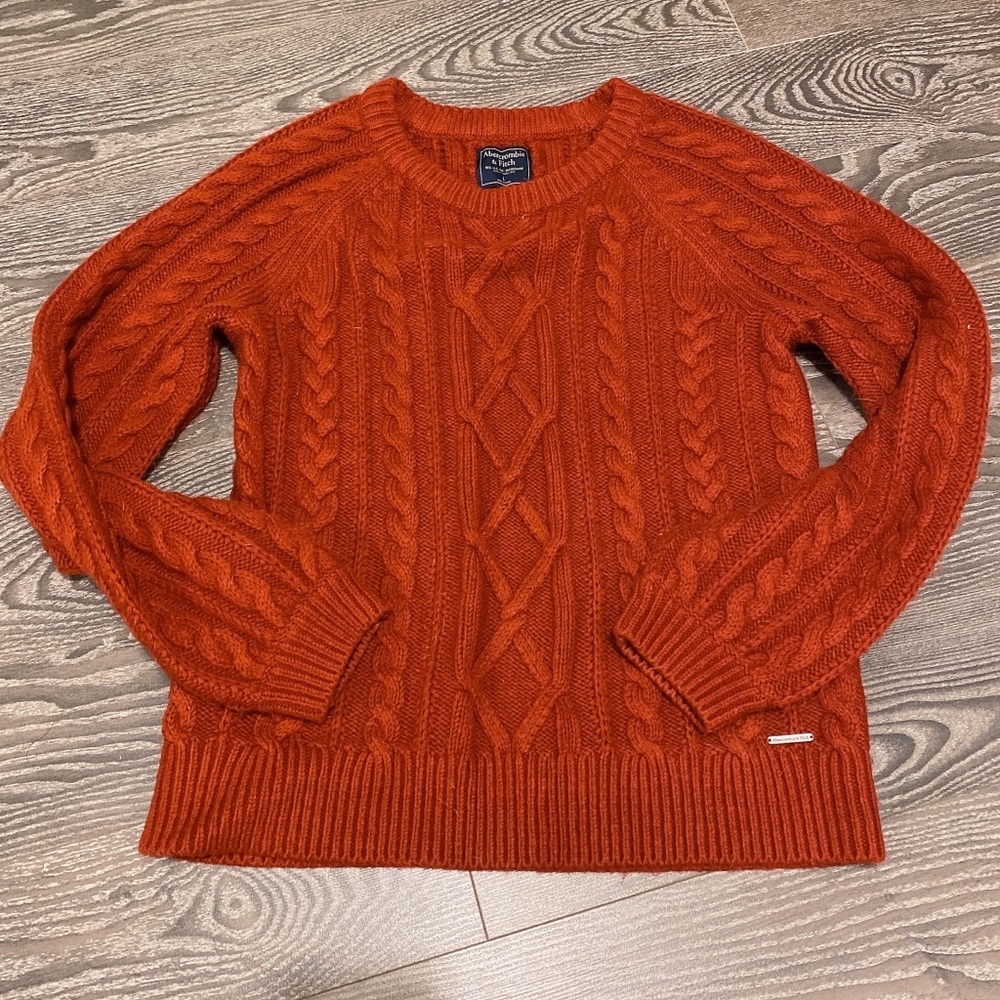 Bell sleeves dark red sweater L